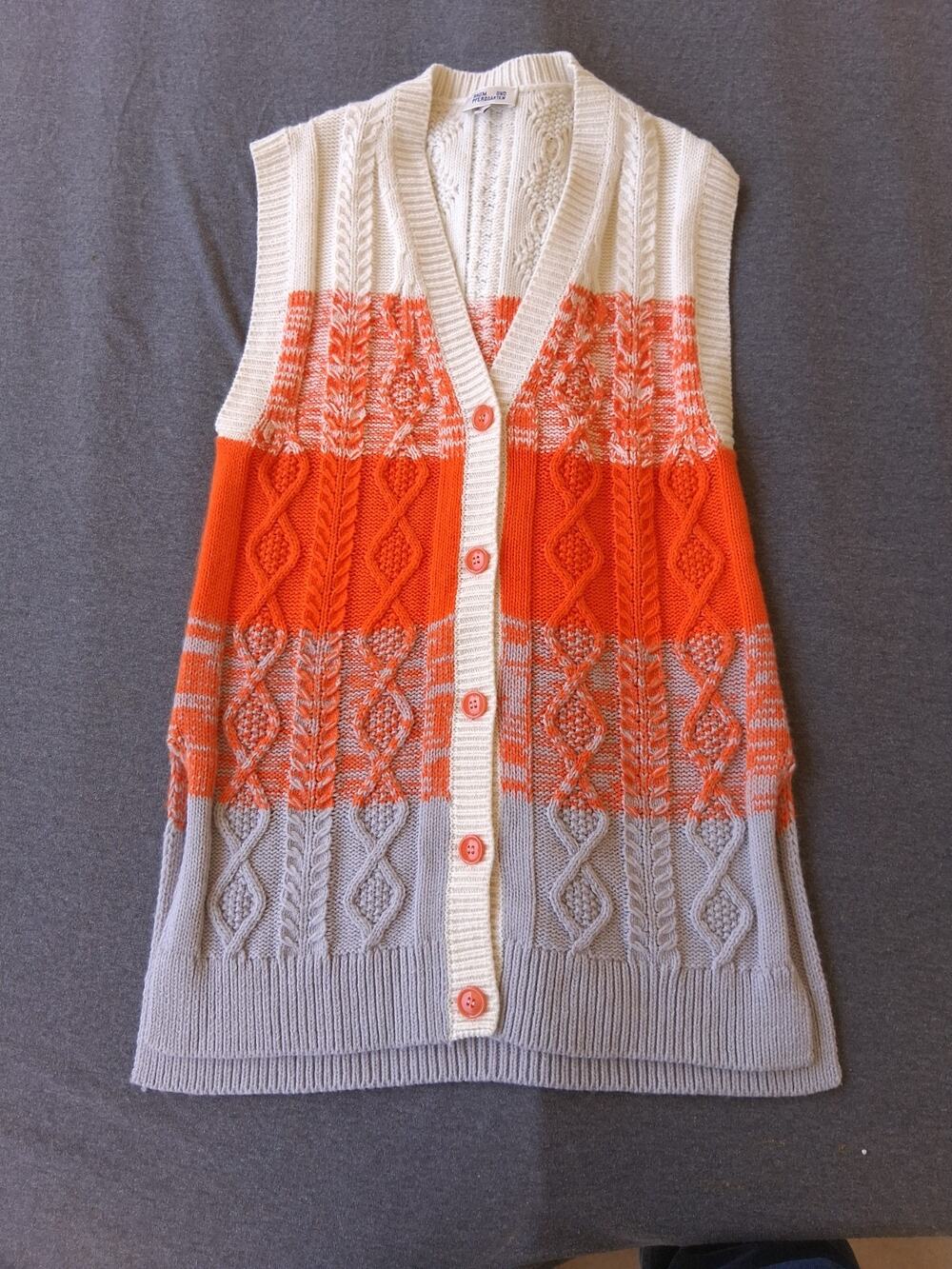 BAUM UND PFERDGARTEN Colorblock Cable Knit Sweater Vest V-Neck Button Down Ombre